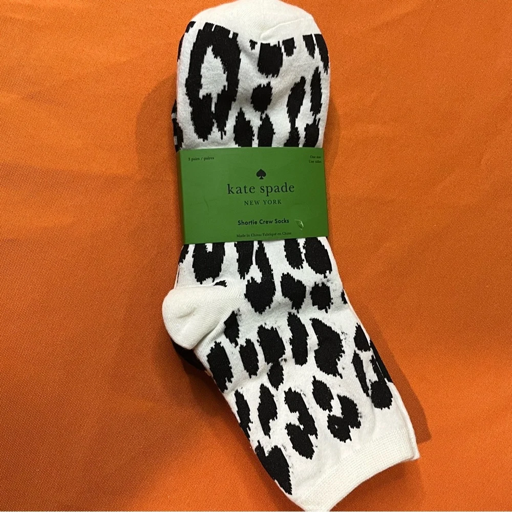 6/$25
Kate Spade Monochrome Animal Print and stripes Crew Socks 3 pack - Picture 6 of 11